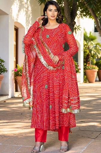Women Leheriya Dyed Regular Kurta with Trousers & With Dupatta