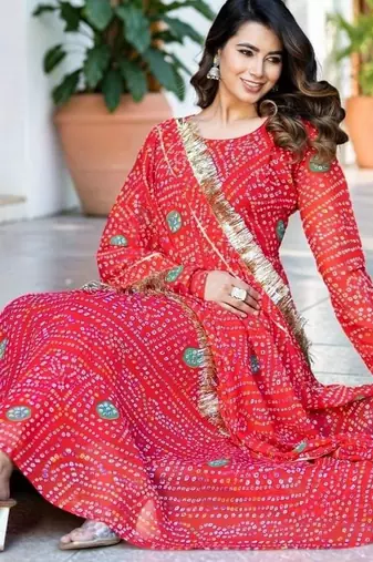 Women Leheriya Dyed Regular Kurta with Trousers & With Dupatta