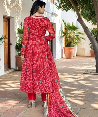 Women Leheriya Dyed Regular Kurta with Trousers & With Dupatta 4