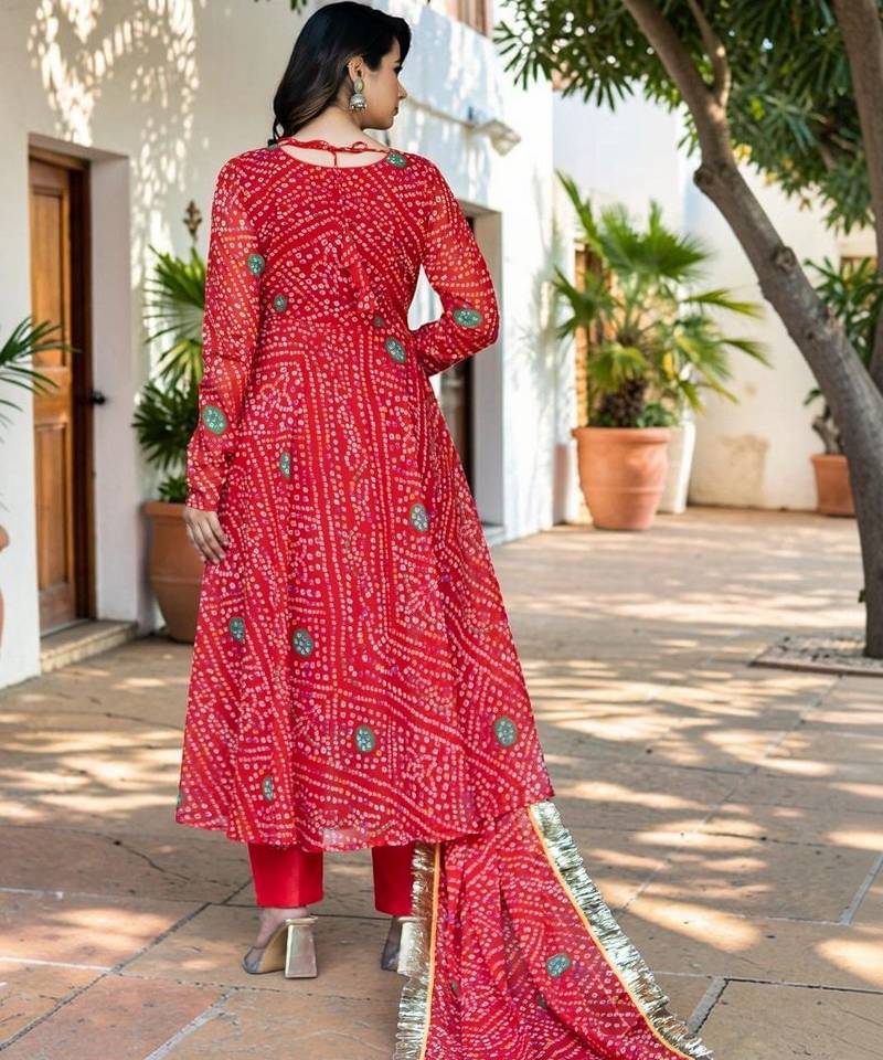 Women Leheriya Dyed Regular Kurta with Trousers & With Dupatta