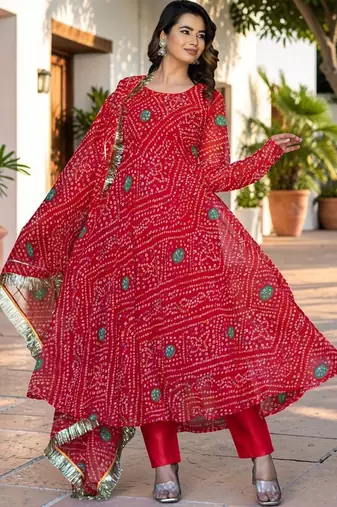 Women Leheriya Dyed Regular Kurta with Trousers & With Dupatta