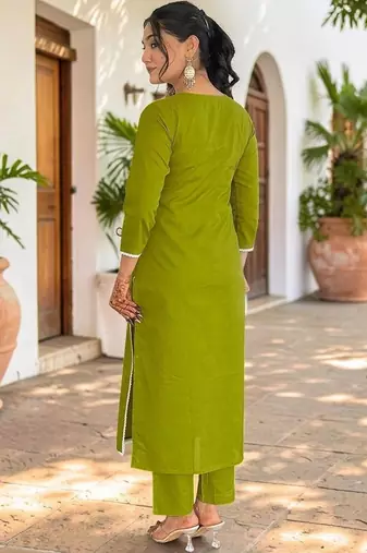 Women Floral Embroidered Regular Thread Work Pure Cotton Kurta with Trousers & With Dupatta