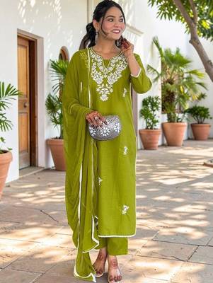 Women Floral Embroidered Regular Thread Work Pure Cotton Kurta with Trousers & With Dupatta 6