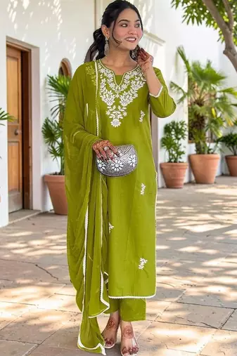 Women Floral Embroidered Regular Thread Work Pure Cotton Kurta with Trousers & With Dupatta
