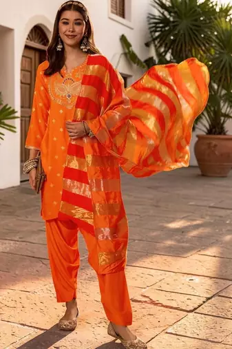 Women Ethnic Motifs Embroidered Regular Kurta with Patiala & Dupatta