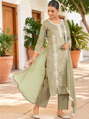 Women Embroidered Thread Work Pure Cotton Kurta with Trousers & With Dupatta 1