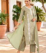 Women Embroidered Thread Work Pure Cotton Kurta with Trousers & With Dupatta