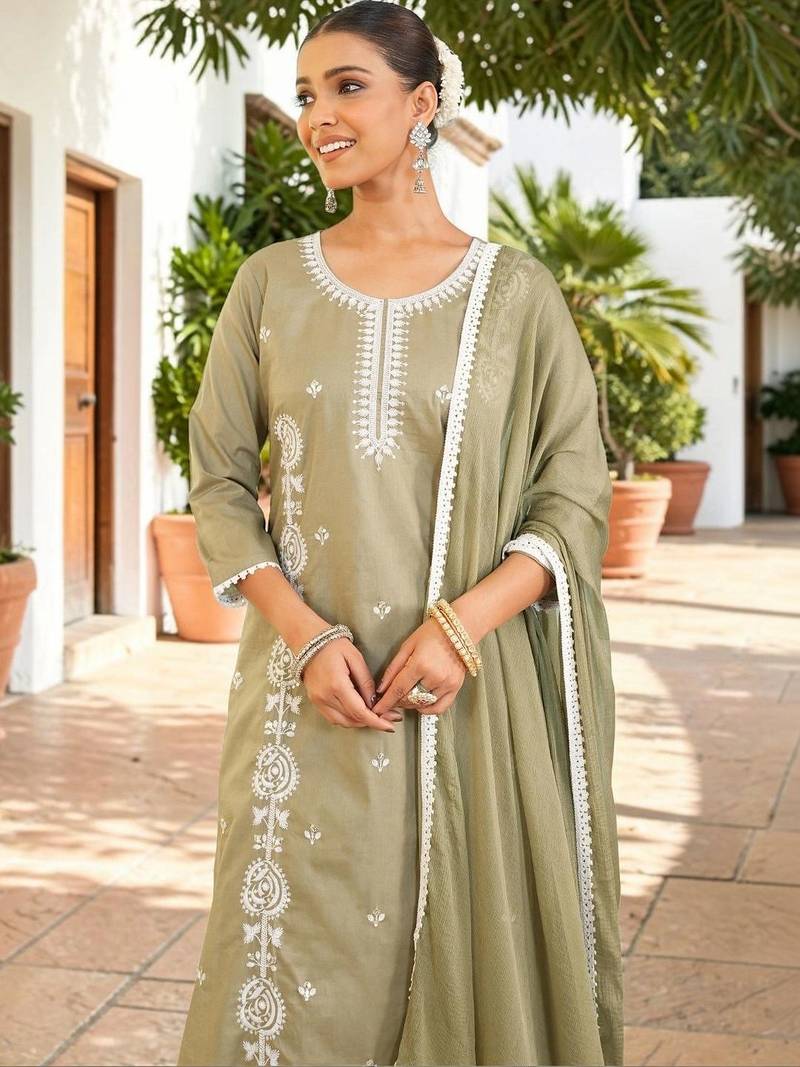 Women Embroidered Thread Work Pure Cotton Kurta with Trousers & With Dupatta