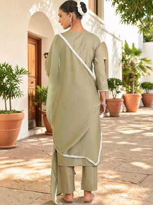 Women Embroidered Thread Work Pure Cotton Kurta with Trousers & With Dupatta 4