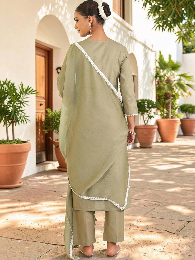 Women Embroidered Thread Work Pure Cotton Kurta with Trousers & With Dupatta