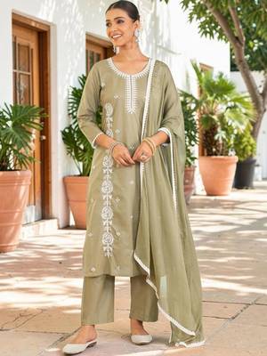 Women Embroidered Thread Work Pure Cotton Kurta with Trousers & With Dupatta 6