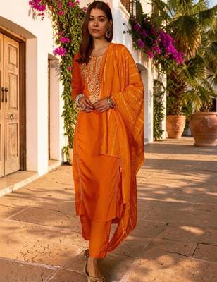 Women Embroidered Regular Thread Work Kurta with Trousers & With Dupatta 5