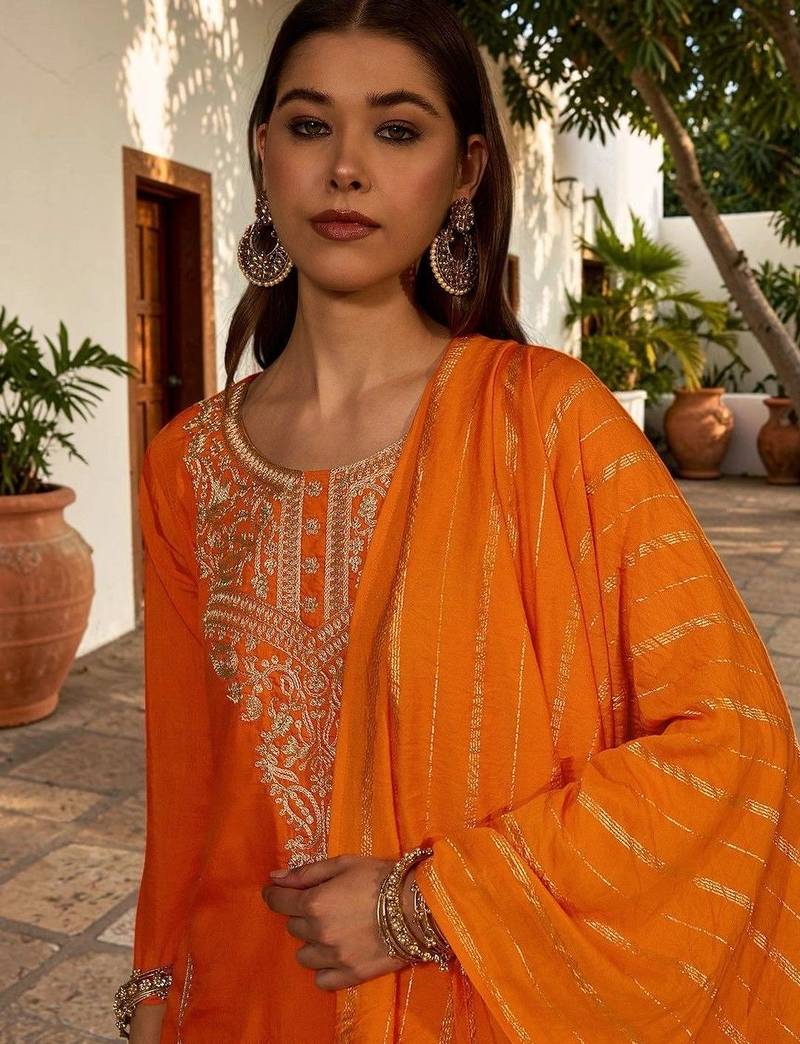 Women Embroidered Regular Thread Work Kurta with Trousers & With Dupatta