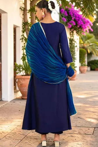 Women Ethnic Motifs Embroidered Regular Thread Work Kurta with Trousers & With Dupatta
