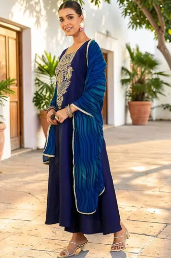 Women Ethnic Motifs Embroidered Regular Thread Work Kurta with Trousers & With Dupatta