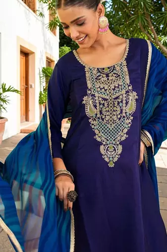 Women Ethnic Motifs Embroidered Regular Thread Work Kurta with Trousers & With Dupatta