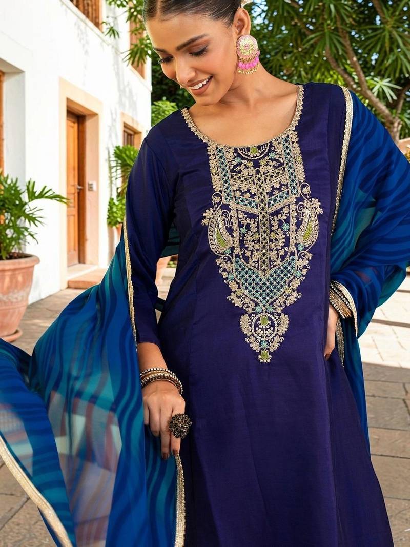 Women Ethnic Motifs Embroidered Regular Thread Work Kurta with Trousers & With Dupatta