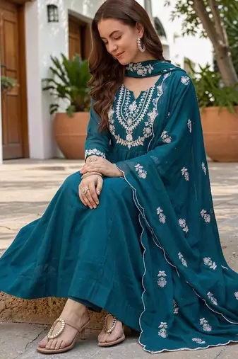 Women Ethnic Motifs Empire Thread Work Kurta with Trousers & With Dupatta
