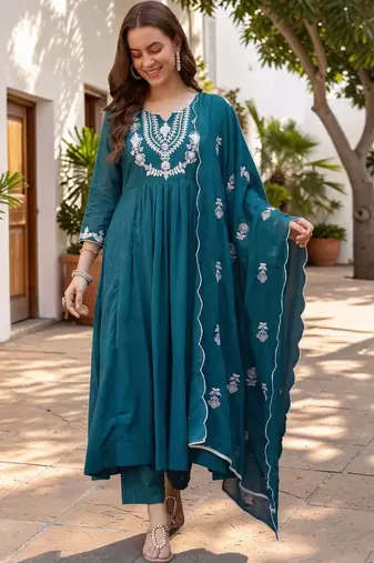 Women Ethnic Motifs Empire Thread Work Kurta with Trousers & With Dupatta