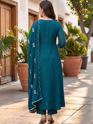 Women Ethnic Motifs Empire Thread Work Kurta with Trousers & With Dupatta 5