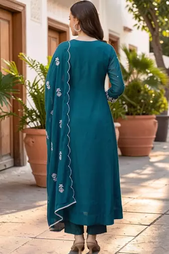 Women Ethnic Motifs Empire Thread Work Kurta with Trousers & With Dupatta
