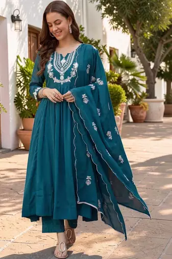 Women Ethnic Motifs Empire Thread Work Kurta with Trousers & With Dupatta