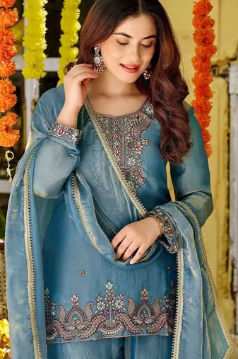 Women Ethnic Motifs Embroidered Regular Thread Work Kurta with Palazzos & With Dupatta