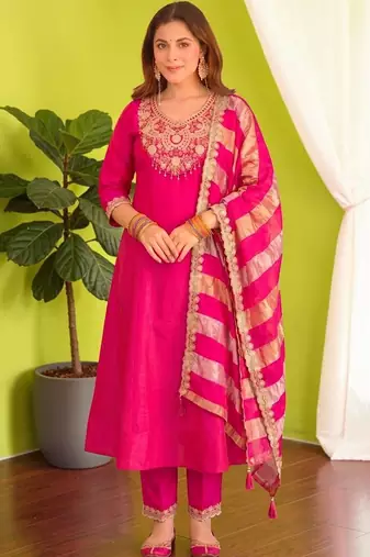 Women Ethnic Motifs Embroidered Regular Thread Work Kurta with Trousers & With Dupatta