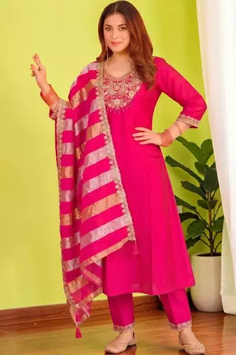 Women Ethnic Motifs Embroidered Regular Thread Work Kurta with Trousers & With Dupatta