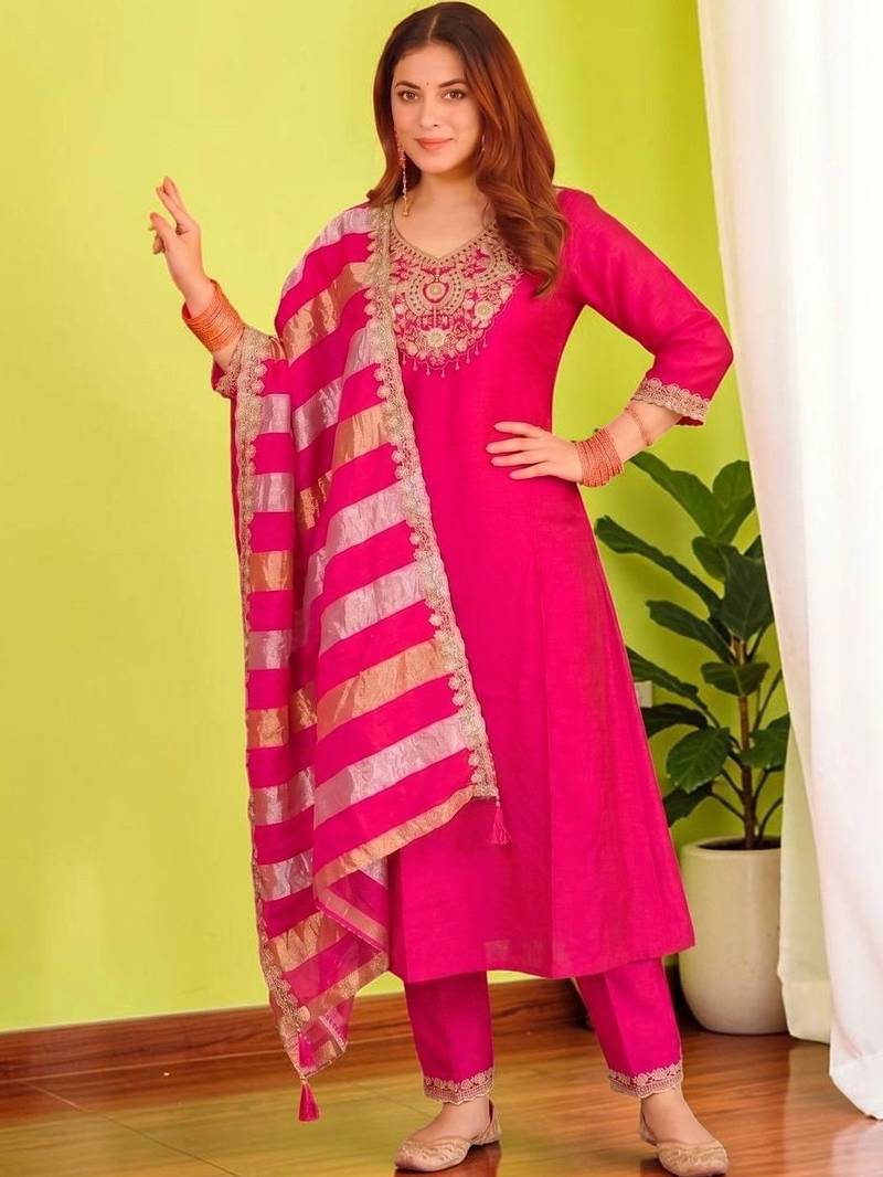 Women Ethnic Motifs Embroidered Regular Thread Work Kurta with Trousers & With Dupatta
