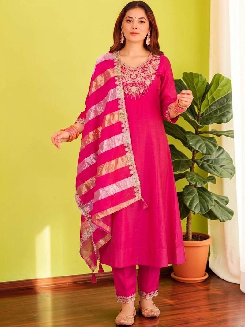 Women Ethnic Motifs Embroidered Regular Thread Work Kurta with Trousers & With Dupatta