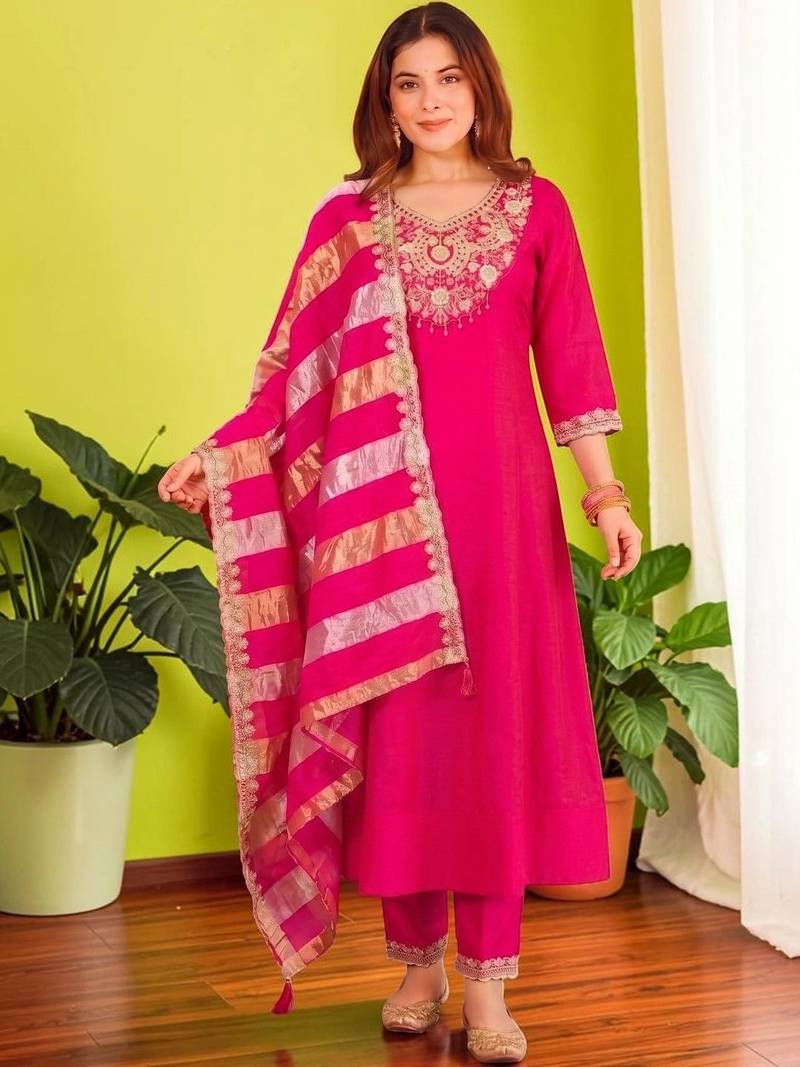 Women Ethnic Motifs Embroidered Regular Thread Work Kurta with Trousers & With Dupatta