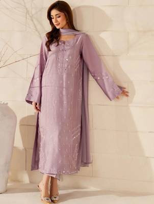 Women Floral Embroidered Regular Thread Work Silk Crepe Kurta with Trousers & With Dupatta 1