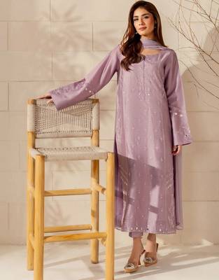 Women Floral Embroidered Regular Thread Work Silk Crepe Kurta with Trousers & With Dupatta 2