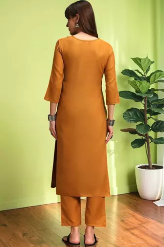 Women Floral Printed Cotton Kurta with Trousers
