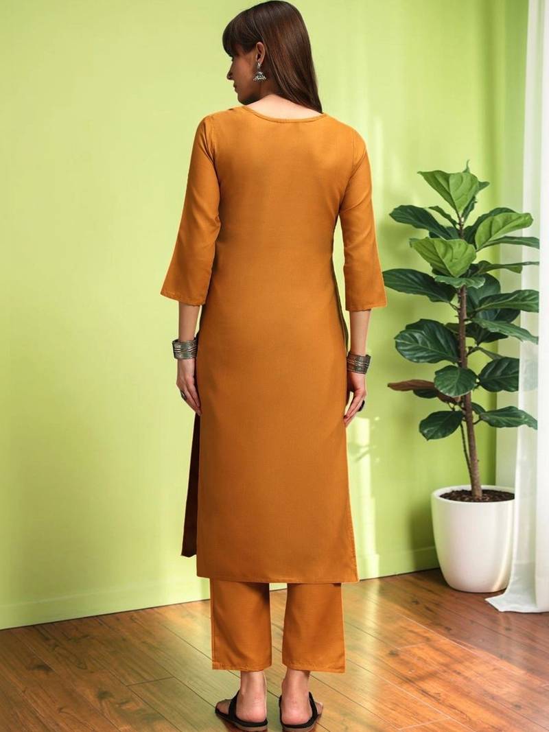 Women Floral Printed Cotton Kurta with Trousers