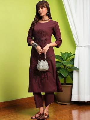 Women Ethnic Motifs Embroidered Regular Thread Work Pure Cotton Kurta with Trousers 1