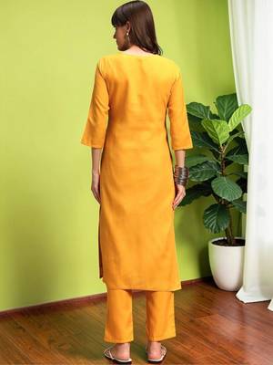 Women Floral Embroidered Regular Thread Work Pure Cotton Kurta with Trousers 4