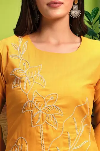 Women Floral Embroidered Regular Thread Work Pure Cotton Kurta with Trousers