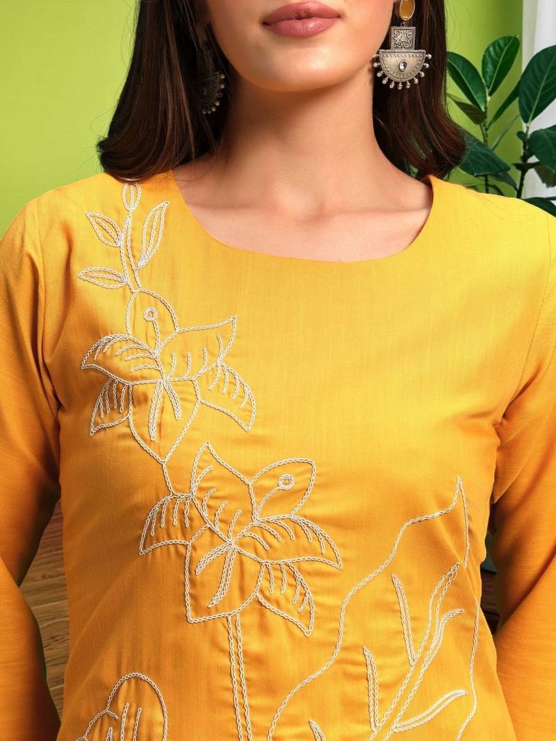 Women Floral Embroidered Regular Thread Work Pure Cotton Kurta with Trousers