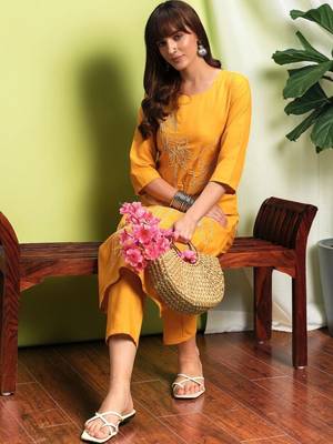 Women Floral Embroidered Regular Thread Work Pure Cotton Kurta with Trousers 6