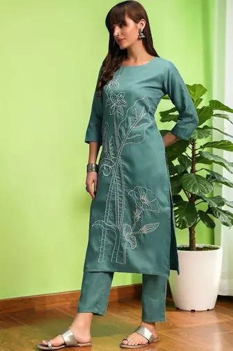 Women Embroidered Regular Kurta Set