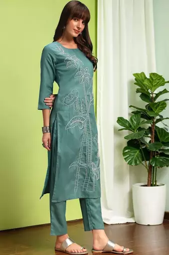 Women Embroidered Regular Kurta Set
