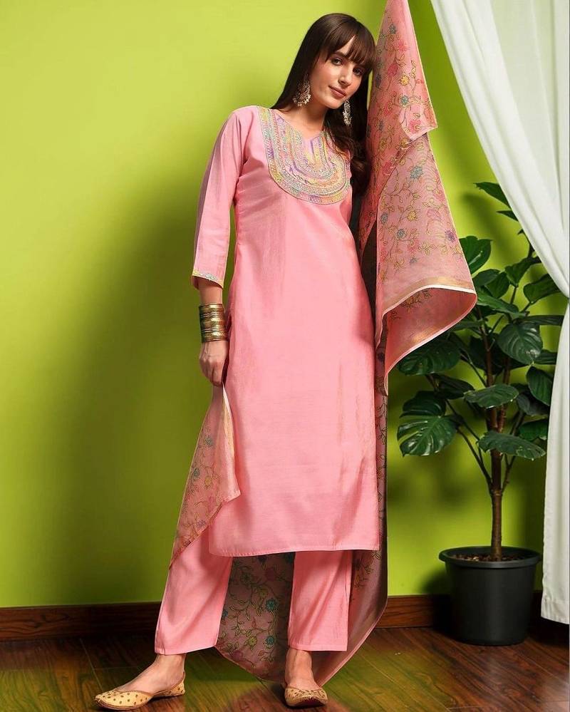 Women Ethnic Motifs Embroidered Regular Thread Work Kurta with Trousers & With Dupatta