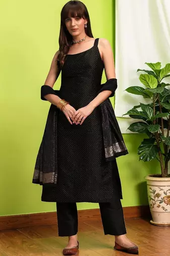 Women Ethnic Motifs Printed Regular Kurta with Trousers & With Dupatta