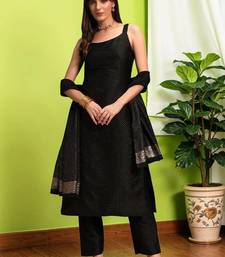 Women Ethnic Motifs Printed Regular Kurta with Trousers & With Dupatta