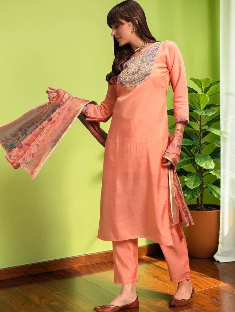 Women Ethnic Motifs Embroidered Regular Thread Work Kurta with Trousers & With Dupatta