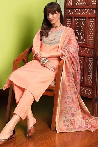 Women Ethnic Motifs Embroidered Regular Thread Work Kurta with Trousers & With Dupatta