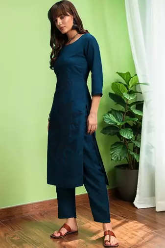 Women Ethnic Motifs Embroidered Regular Thread Work Pure Cotton Kurta with Trousers