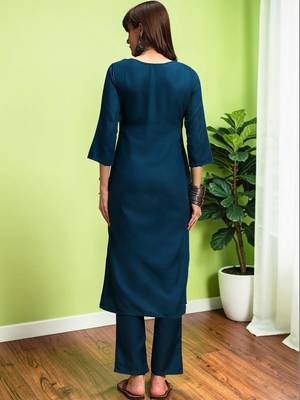 Women Ethnic Motifs Embroidered Regular Thread Work Pure Cotton Kurta with Trousers 4